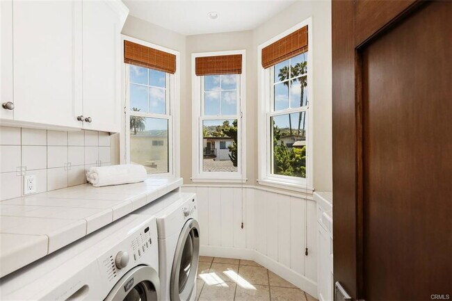 Foto del edificio - 407 Monterey Ln