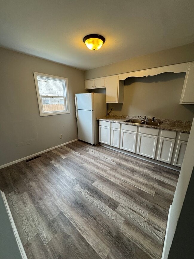 Building Photo - 3308 Sablewood Dr