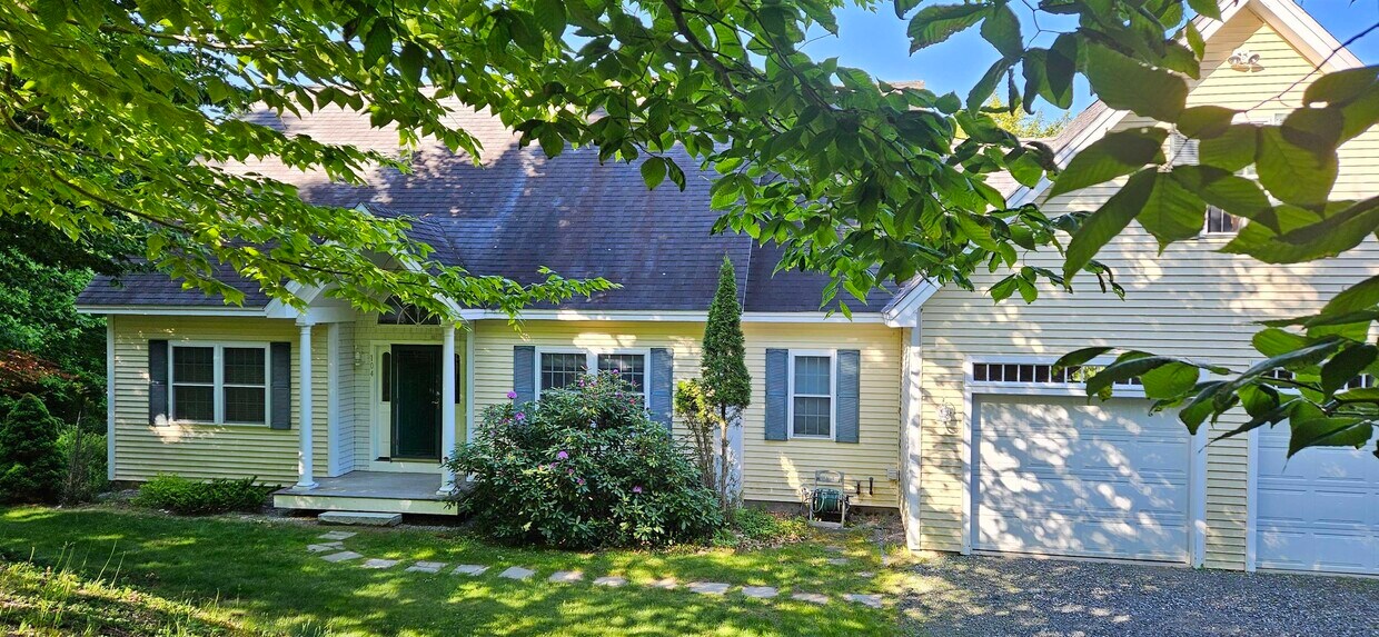 Primary Photo - 104 Stoney Brook Rd