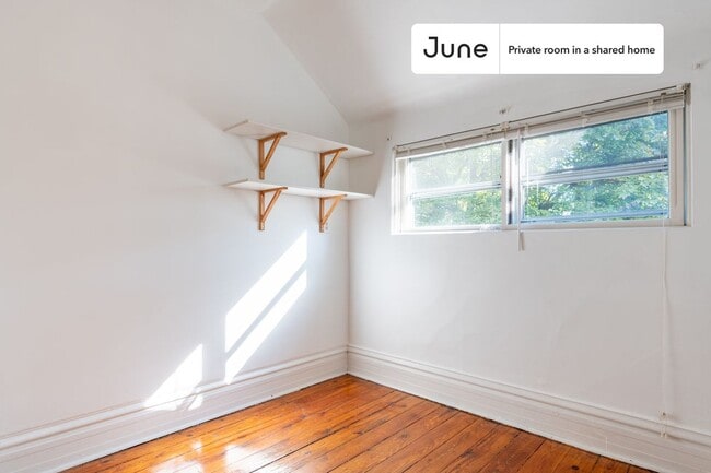 Building Photo - Room in Shared 2 bed/1 bath home