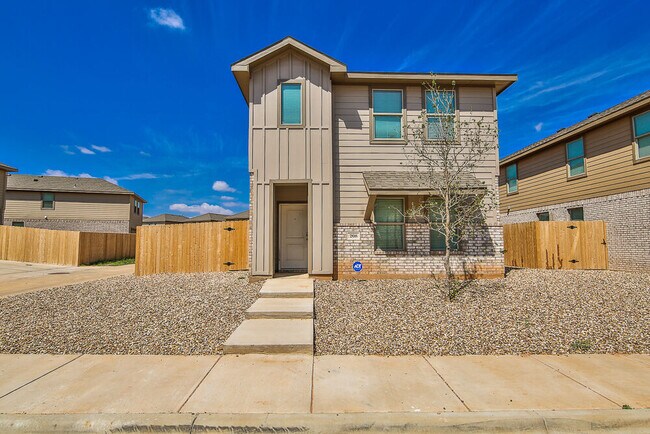 Building Photo - 221 Lake Ct
