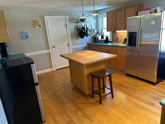 Building Photo - 123 Faneuil St