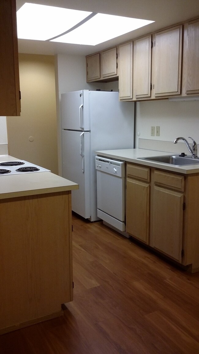 Building Photo - Meridian Place Apartments