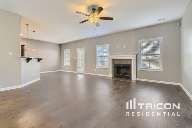 Building Photo - 27 Hillshire Dr