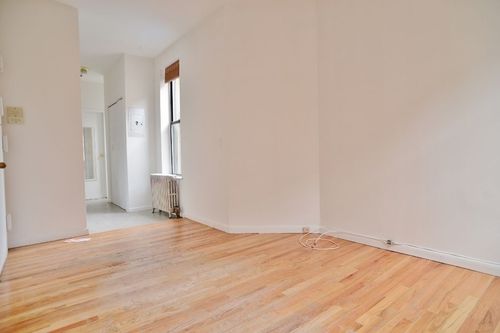 Building Photo - 357 W 54th St