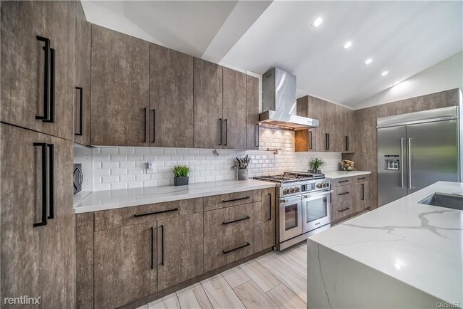 Foto del edificio - 4 br, 3 bath House - 23215 Leonora Dr