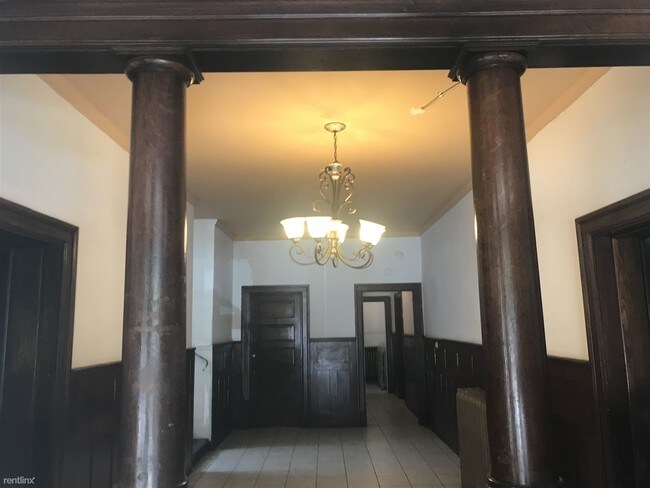 Foto del edificio - 1627 N Talbott St