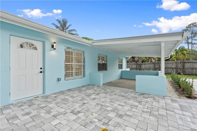 Foto del edificio - 5788 SE Wesley Ave
