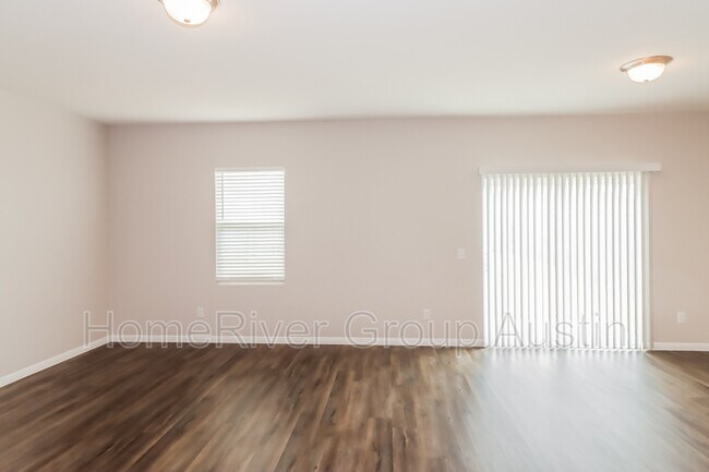 Foto del edificio - 12709 Robert Taft St