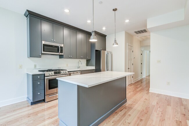 plenty of cooking space - 512 Whittier St NW