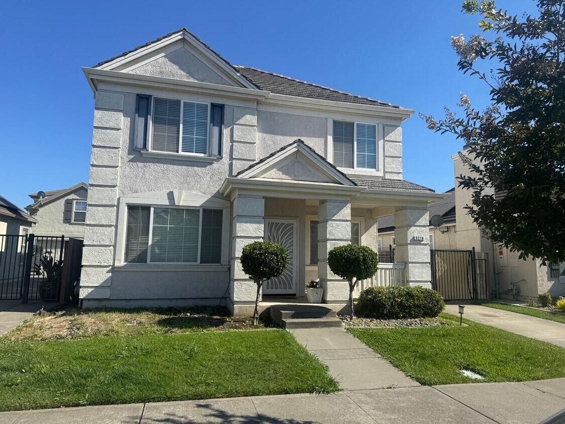 Primary Photo - 5126 Academy Dr