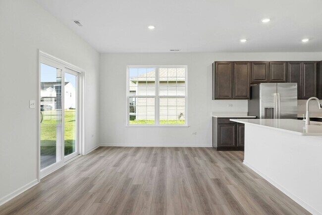 Foto del edificio - 1325 Fawnlily Cir