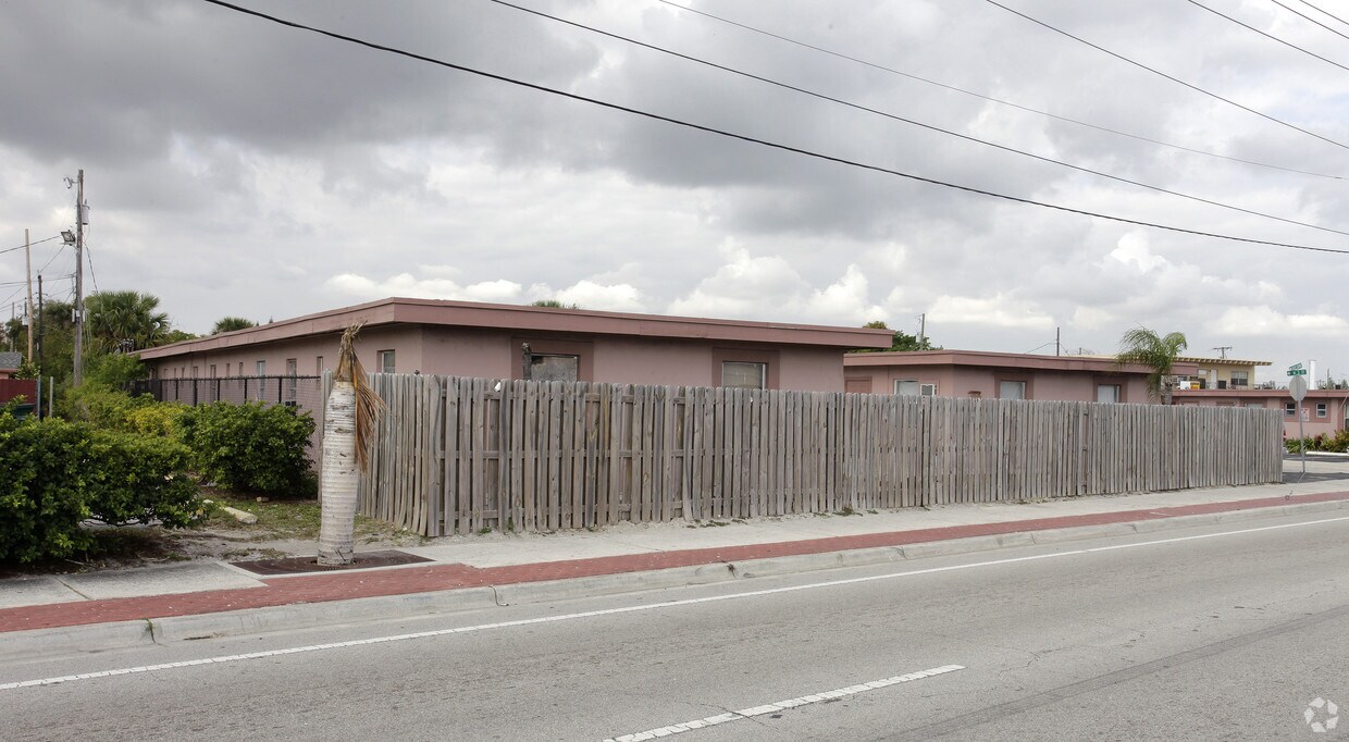Building Photo - The Legacy