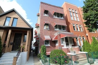 Building Photo - 2132 W Walton St