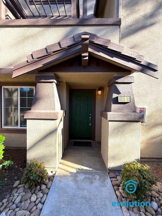 Foto del edificio - 16938 Hutchins Landing