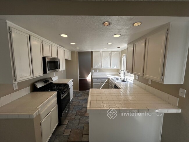 Building Photo - 21485 Salix Ave
