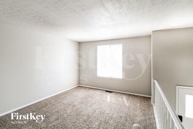 Building Photo - 5951 Western Hills Dr
