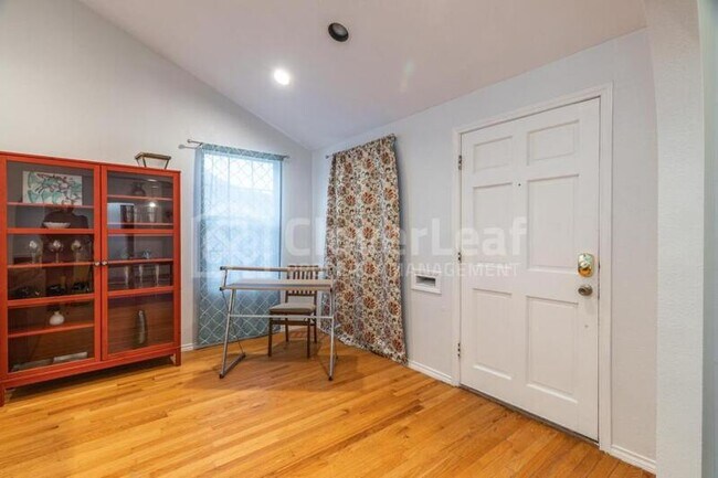 Building Photo - 428 Westwood Dr