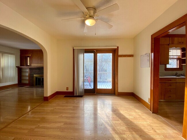 Foto del edificio - Spacious 4 Bed Home Just Steps from NDSU – Fenced Yard, Loft Suite & In-Unit Laundry!