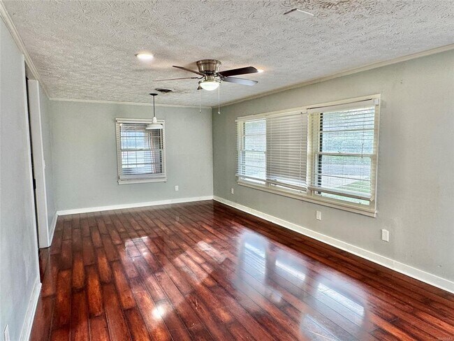 Foto del edificio - 3405 Vermont Dr