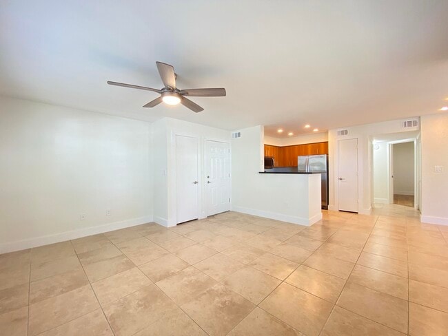 Building Photo - 1275 Crystal Way