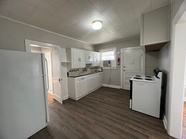 Foto del edificio - 215 E Rutherford St