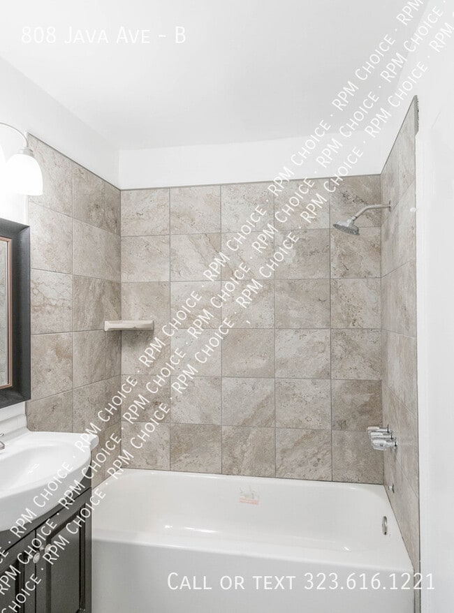 Foto del edificio - 808 Java Ave