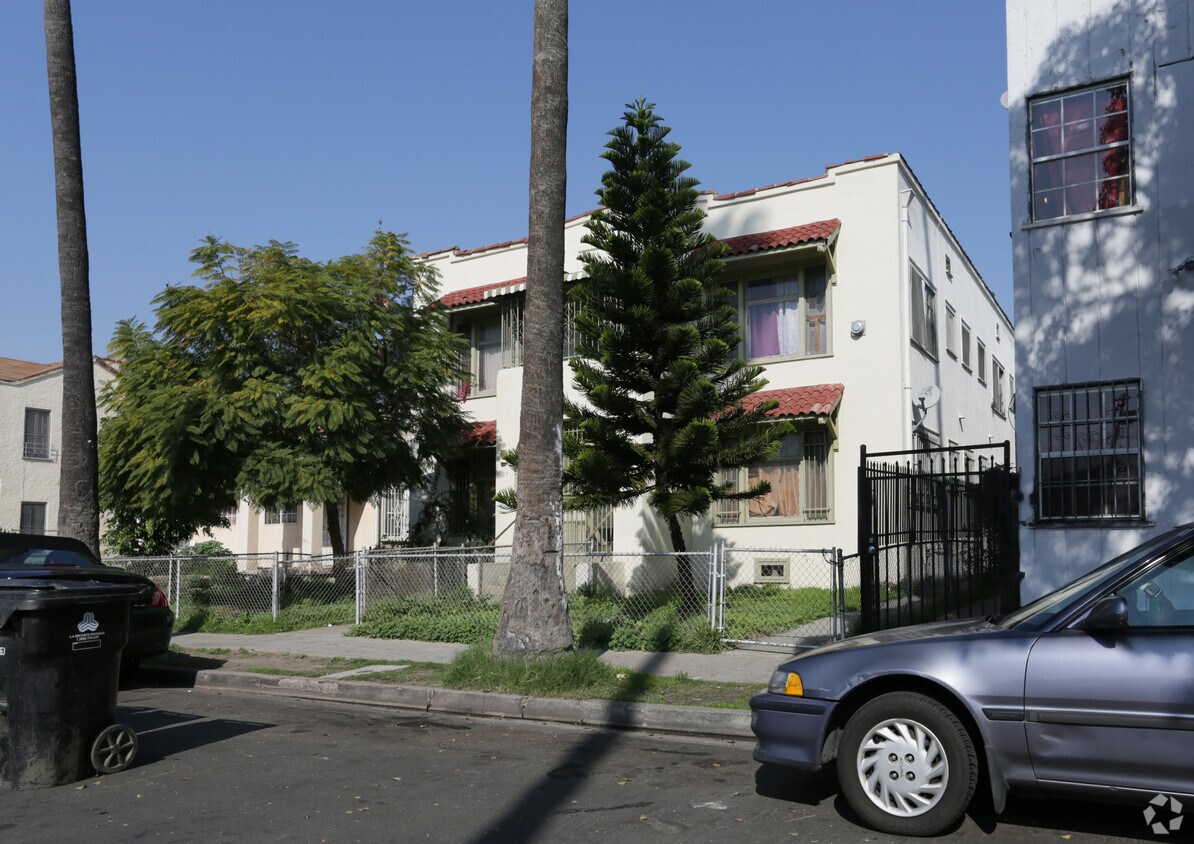 Foto principal - 527 W 46th St