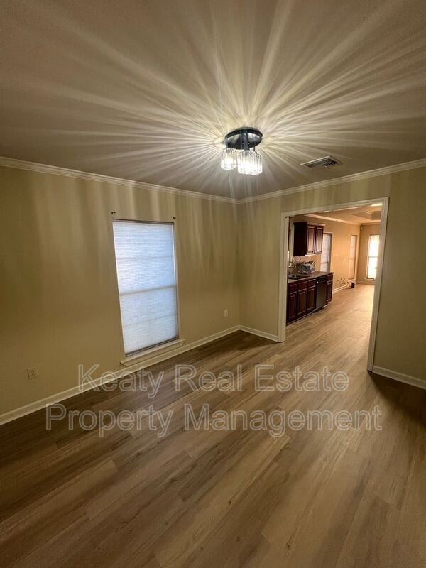 Building Photo - 1510 S Patout St
