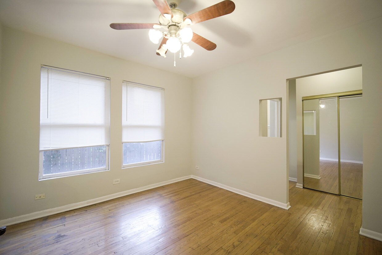 Foto principal - 918 W Winona St