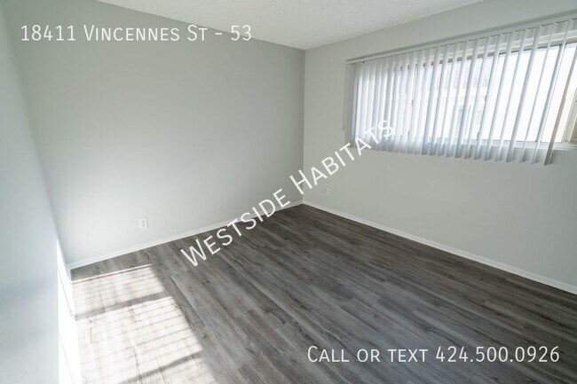 Foto del edificio - 18411 Vincennes - Gorgeous, fully renovate...