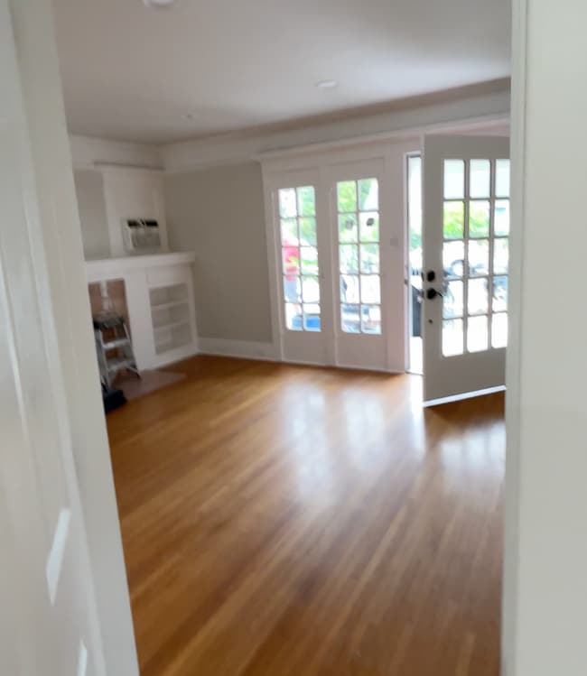 Building Photo - 619 N Gramercy Pl