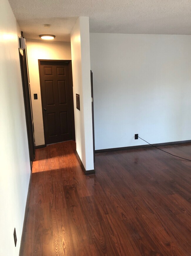 Entrance to Living Room - 23209 Arlington Ave