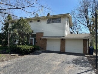 Building Photo - 921 Wilmot Rd
