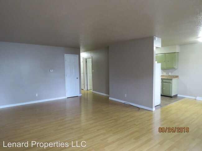 Foto del edificio - 103 W McConnell St