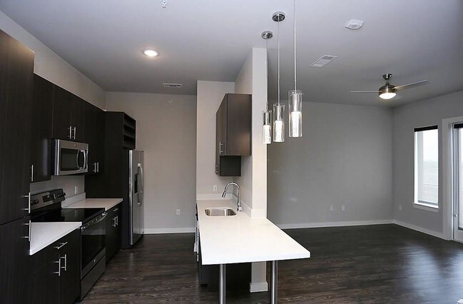 Foto del edificio - 1514 N Haskell Ave