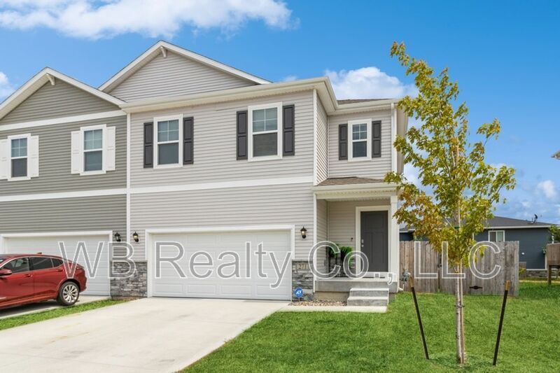 Foto principal - 271 NW Charlestown Ln