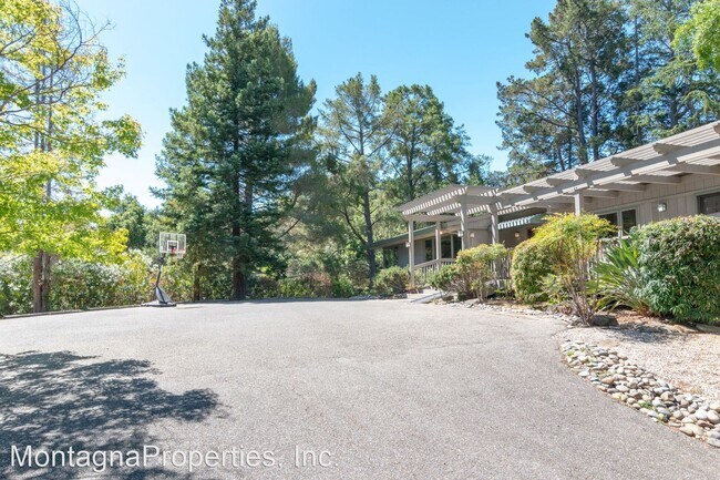 Building Photo - 4 br, 3.5 bath House - 16135 Greenwood Lane