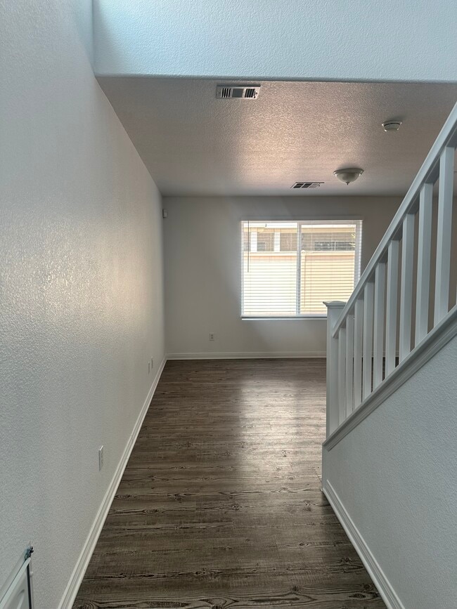 Building Photo - 6824 Briarwood Bend Ave