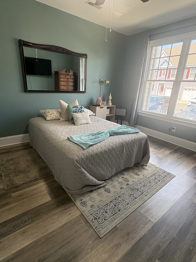 Dormitorio 1 Piso 1 - 18879 Bethpage Dr