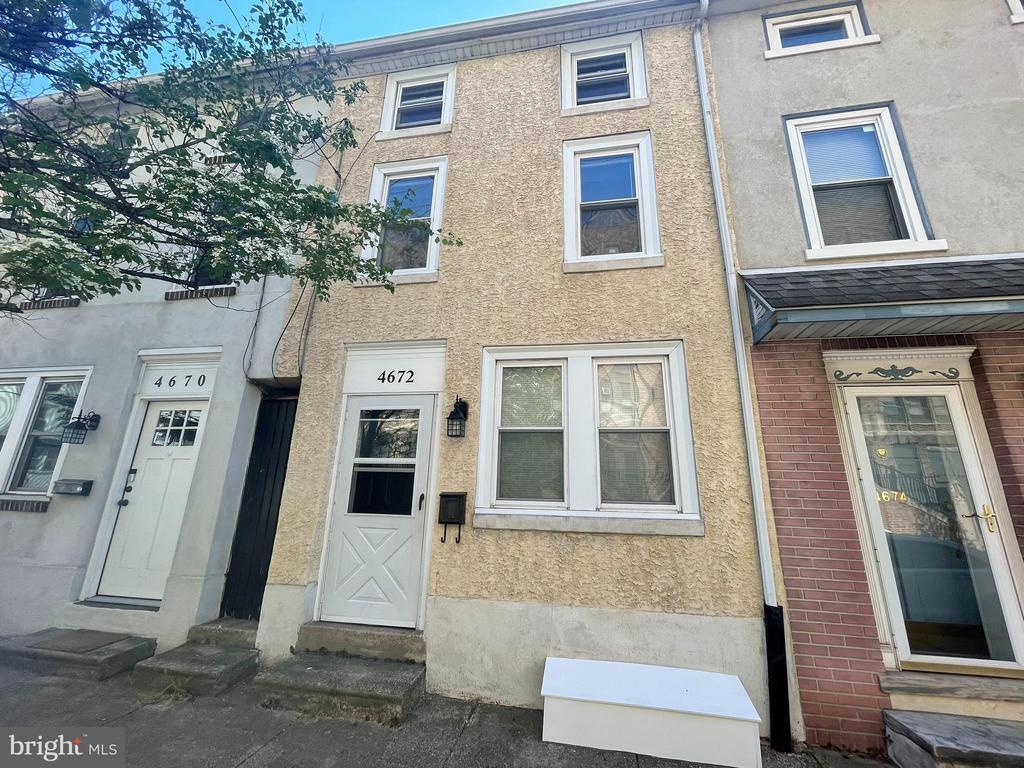 Primary Photo - 4672 Umbria St