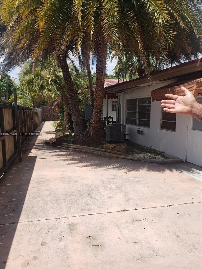 Foto del edificio - 1997 SW 17th Ct