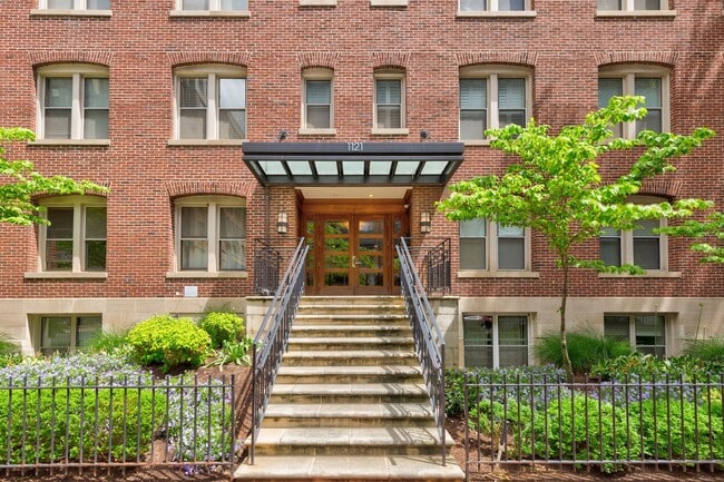 Building Photo - 1121 24th St NW