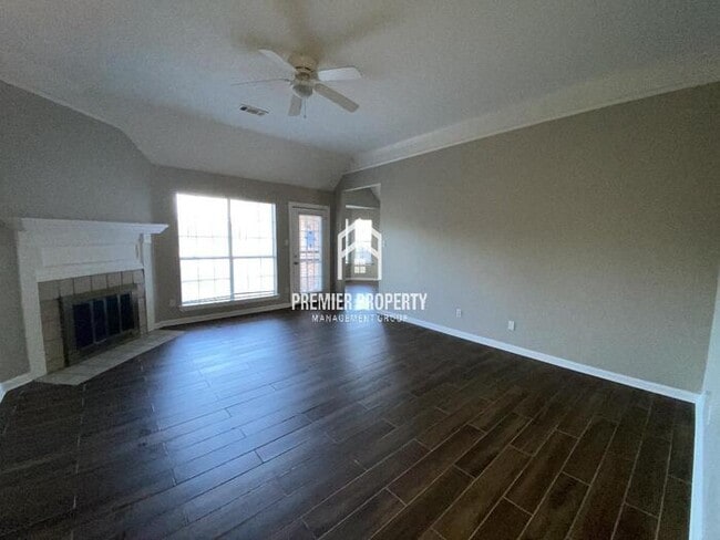 Building Photo - 4327 Cleopatra Dr
