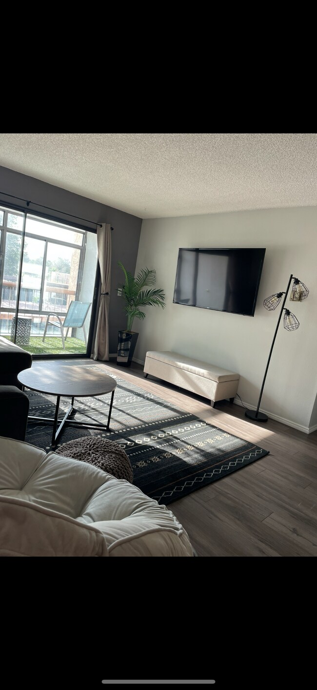 Foto del edificio - 2700 Plumas St