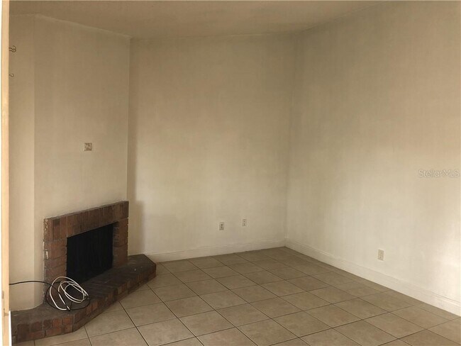 Foto del edificio - 651 Trinidad Ct