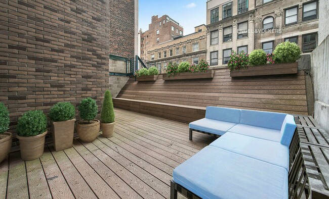 Foto del edificio - 32 E 10th St
