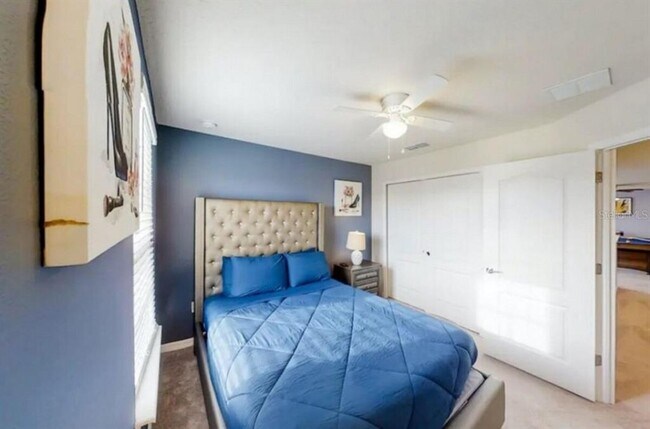 Foto del edificio - 7324 Oakmoss Loop