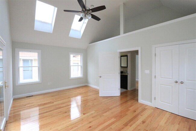 Building Photo - 29 Elmwood St