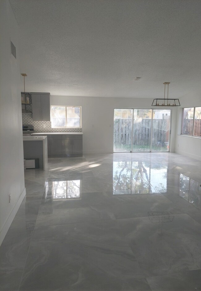 Open concept house - 7461 SW 157th Ct